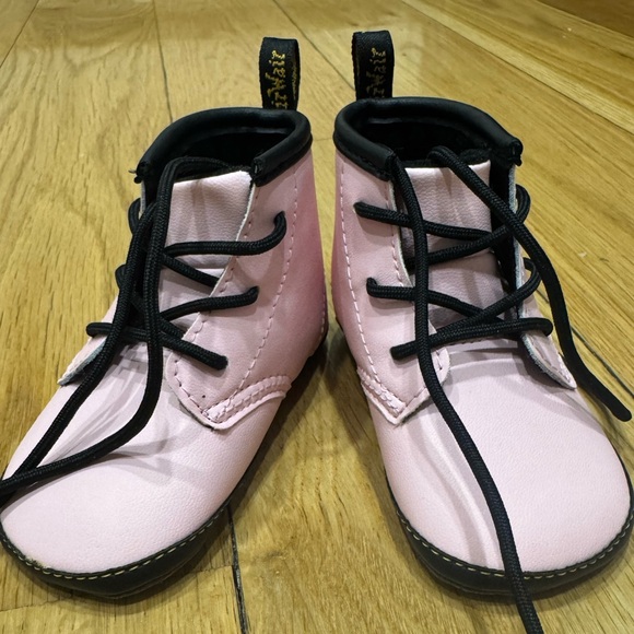 Dr. Martens Newborn Leather Booties - Picture 4 of 8